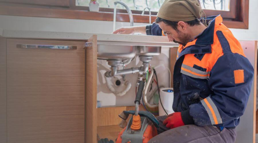 Professional septic tank pumping in Cohoctah, MI